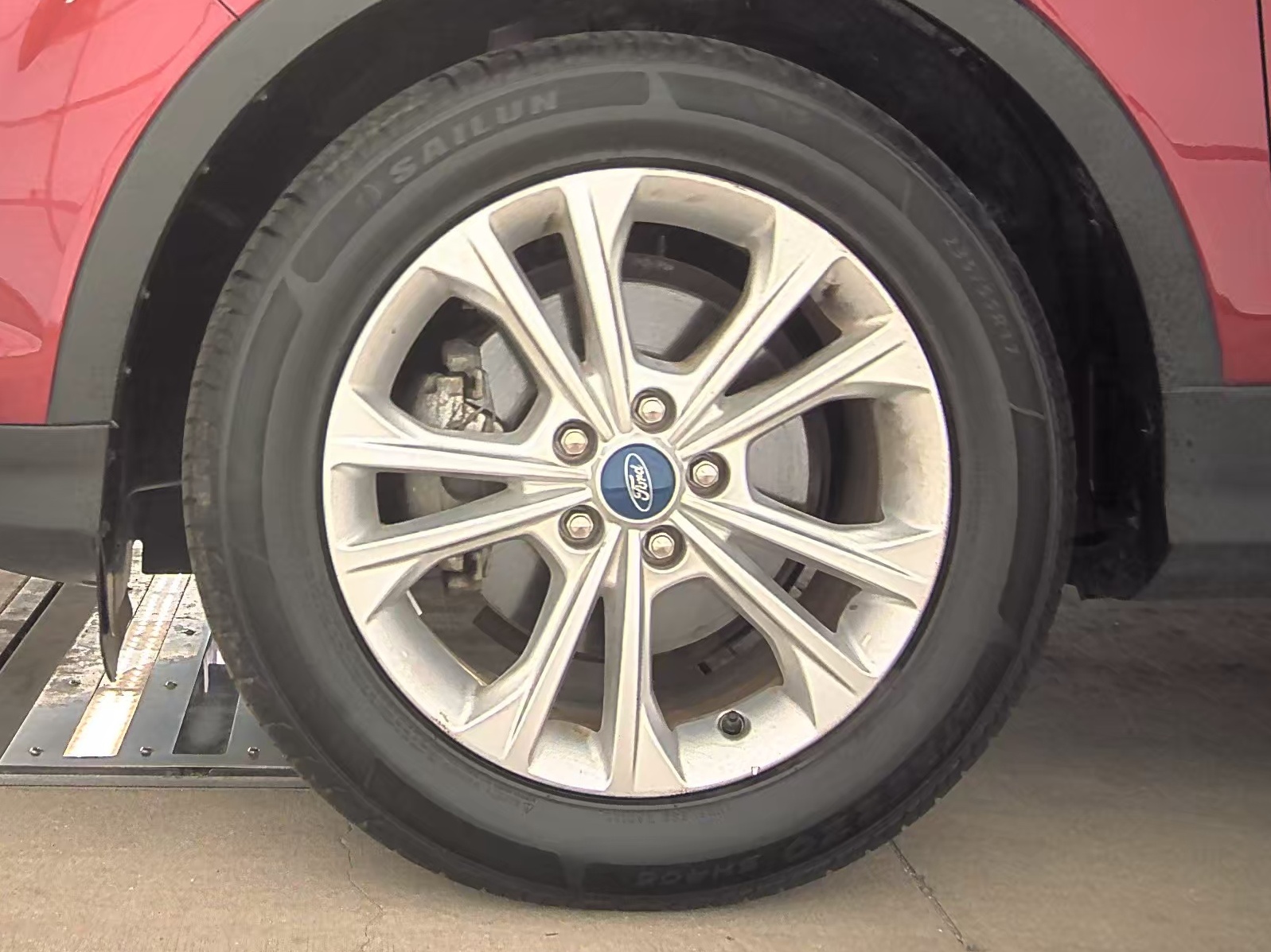 2019 Ford Escape SEL FWD