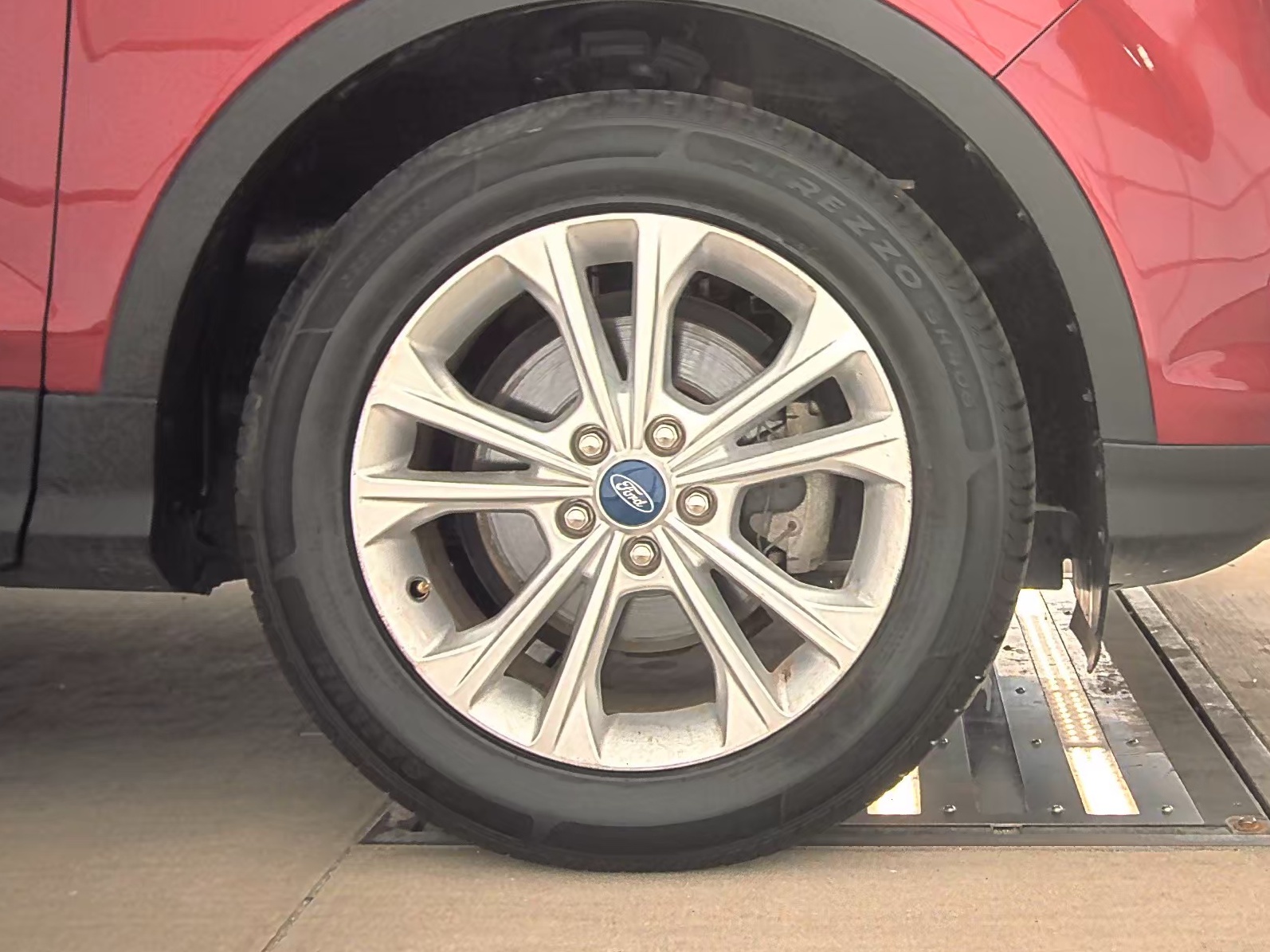 2019 Ford Escape SEL FWD