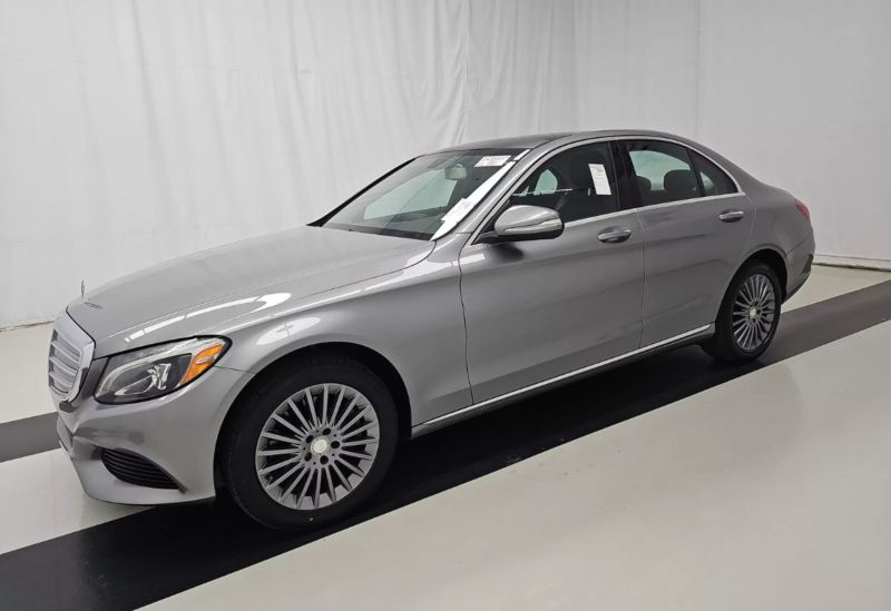 2015 Mercedes-Benz C 300 4MATIC Sedan w/Luxury Pkg