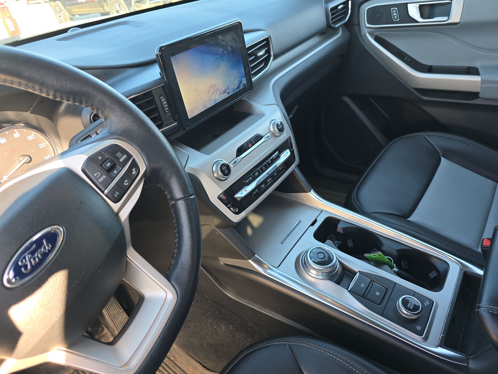 2022 Ford Explorer XLT AWD