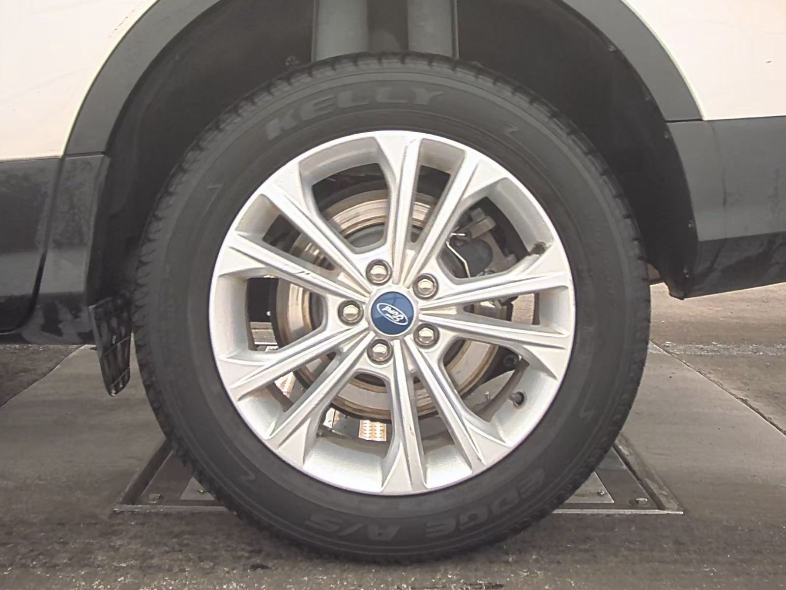 2019 Ford Escape SEL FWD