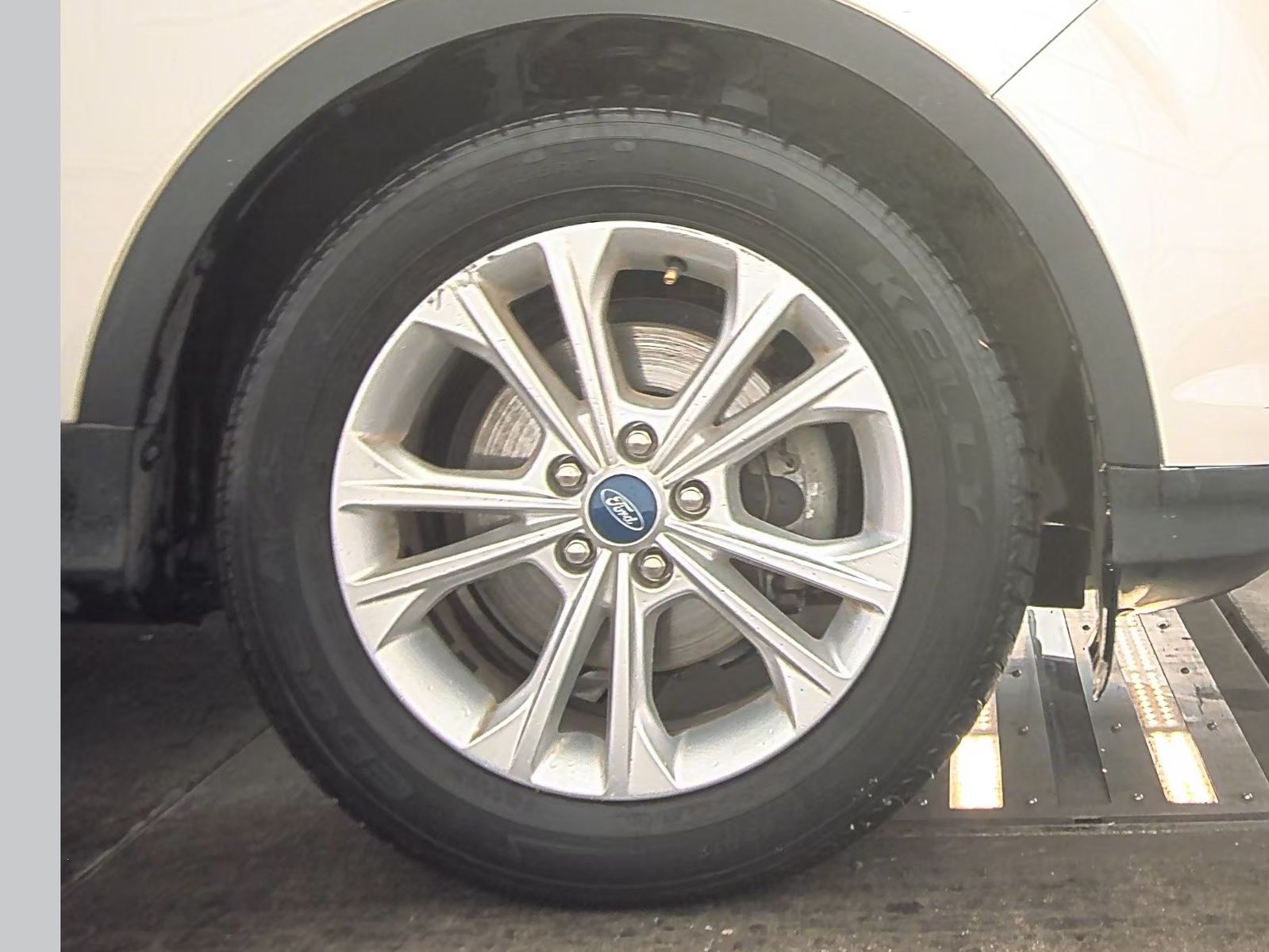 2019 Ford Escape SEL FWD