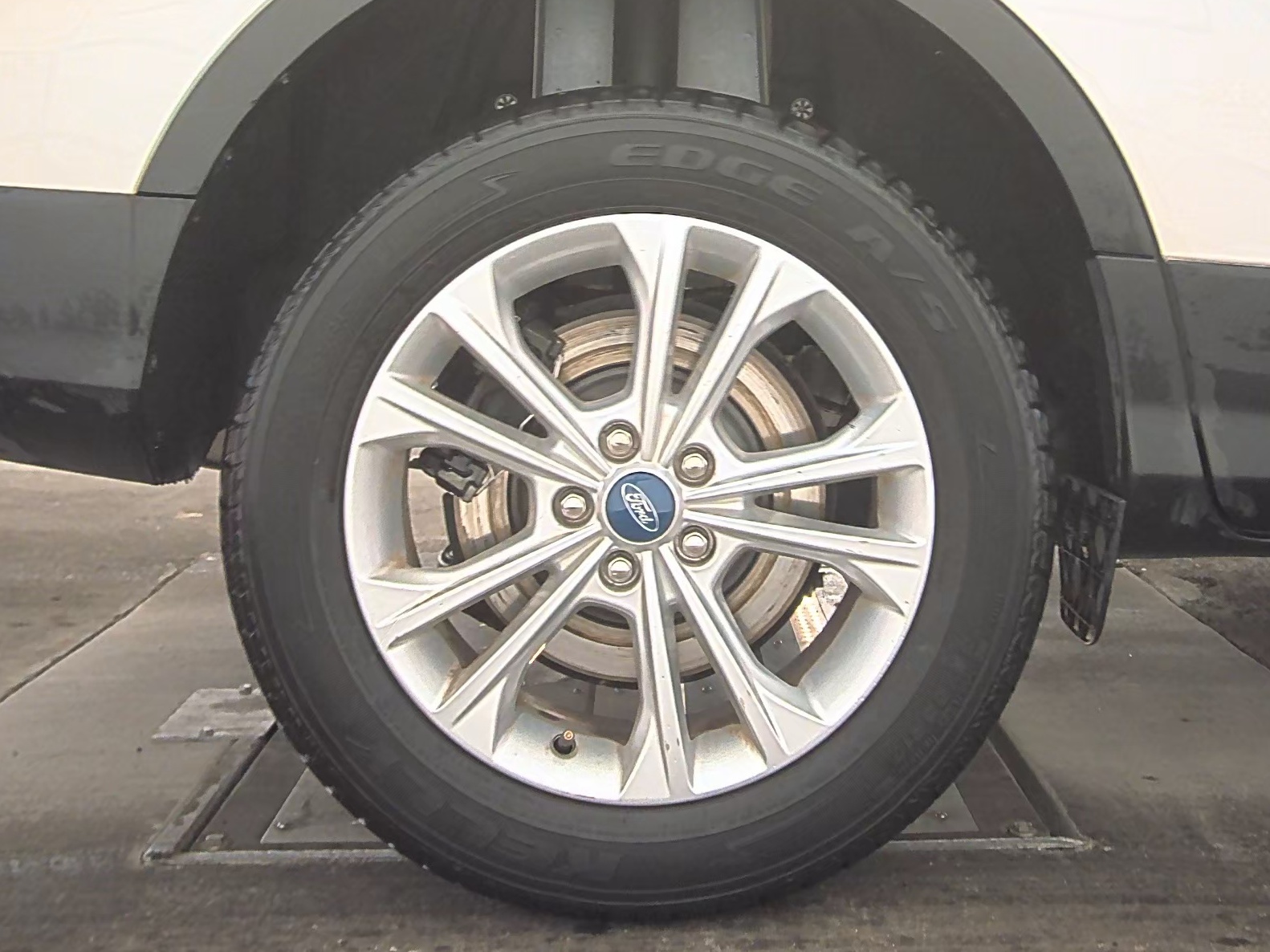 2019 Ford Escape SEL FWD