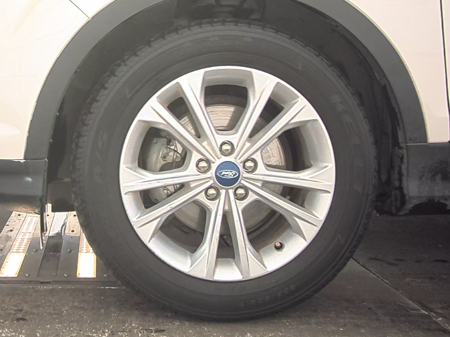 2019 Ford Escape SEL FWD