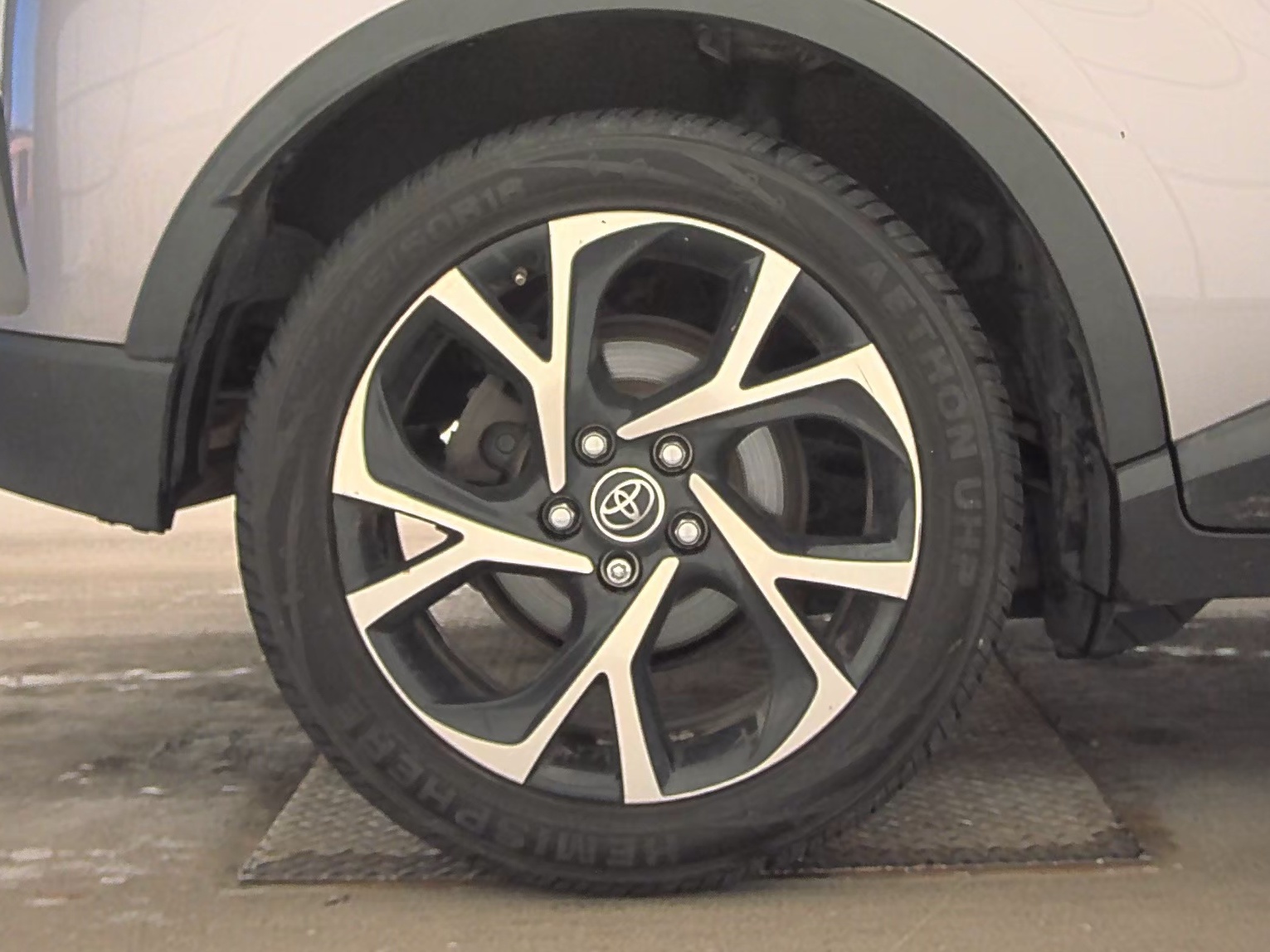 2018 Toyota C-HR XLE FWD