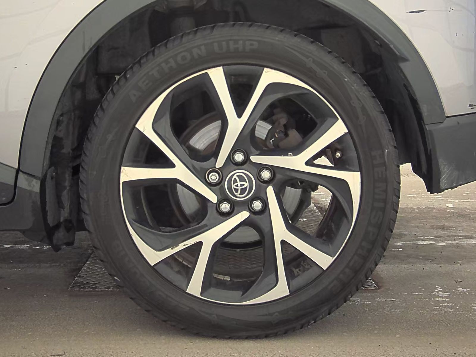 2018 Toyota C-HR XLE FWD