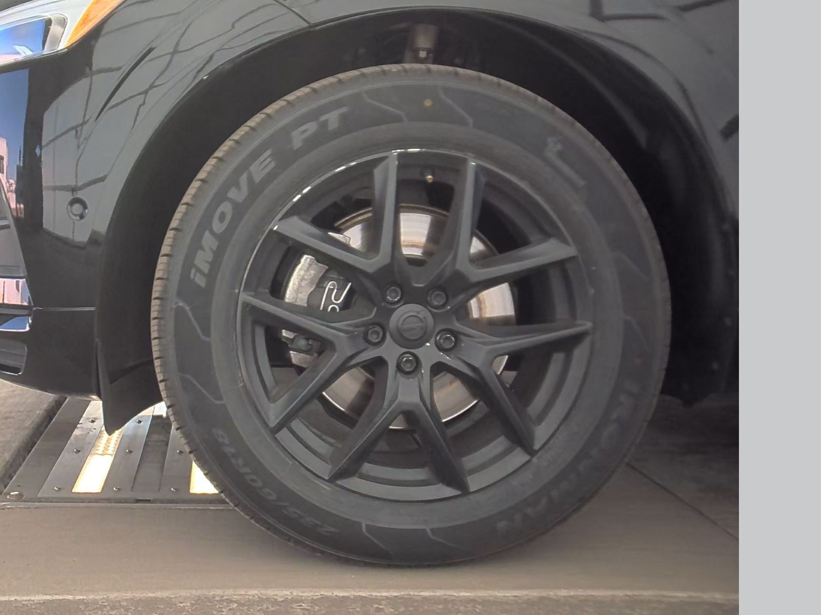 2018 Volvo XC60 T5 Momentum AWD