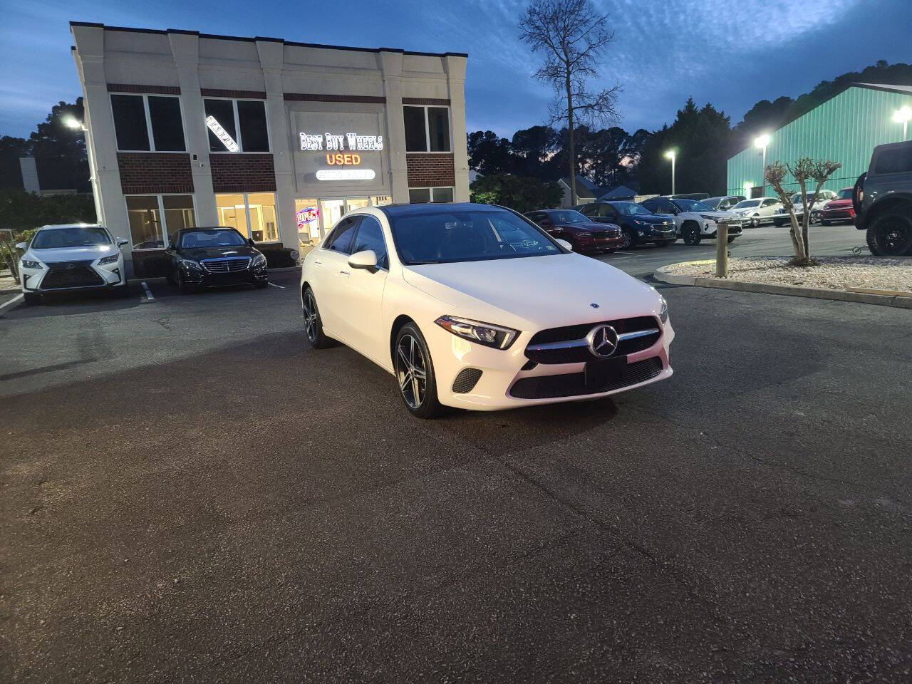 2022 Mercedes-Benz A 220