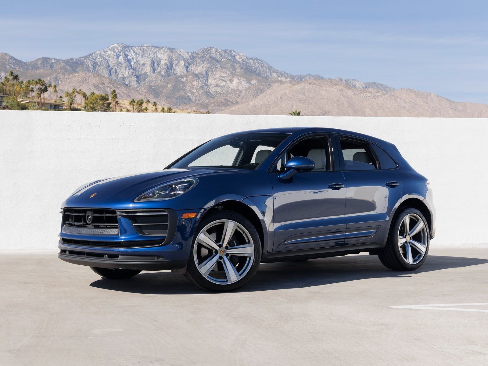 2023 Porsche Macan Base