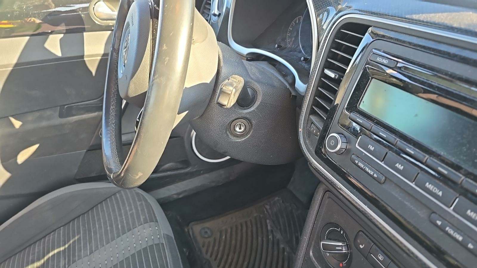 2012 Volkswagen Beetle 2.0T Turbo FWD