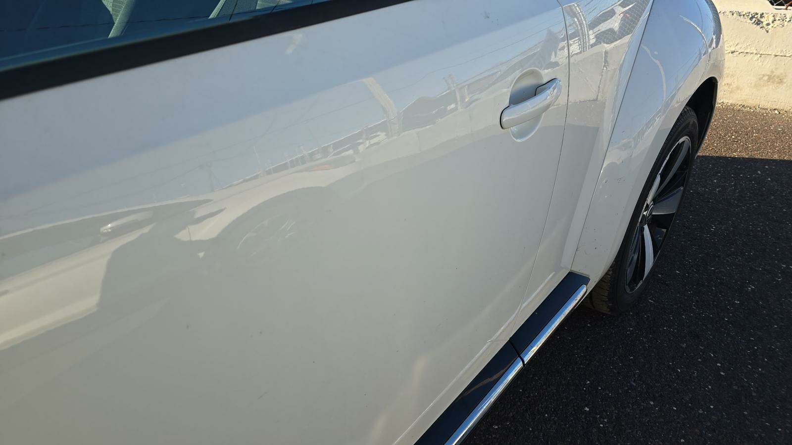 2012 Volkswagen Beetle 2.0T Turbo FWD