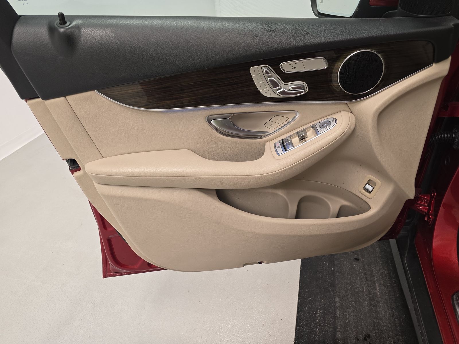 2019 Mercedes-Benz GLC GLC 300 RWD