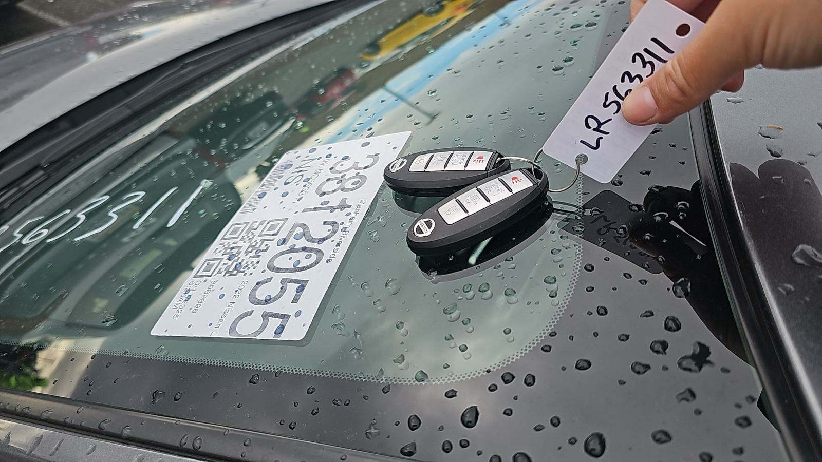 2022 Nissan LEAF S FWD