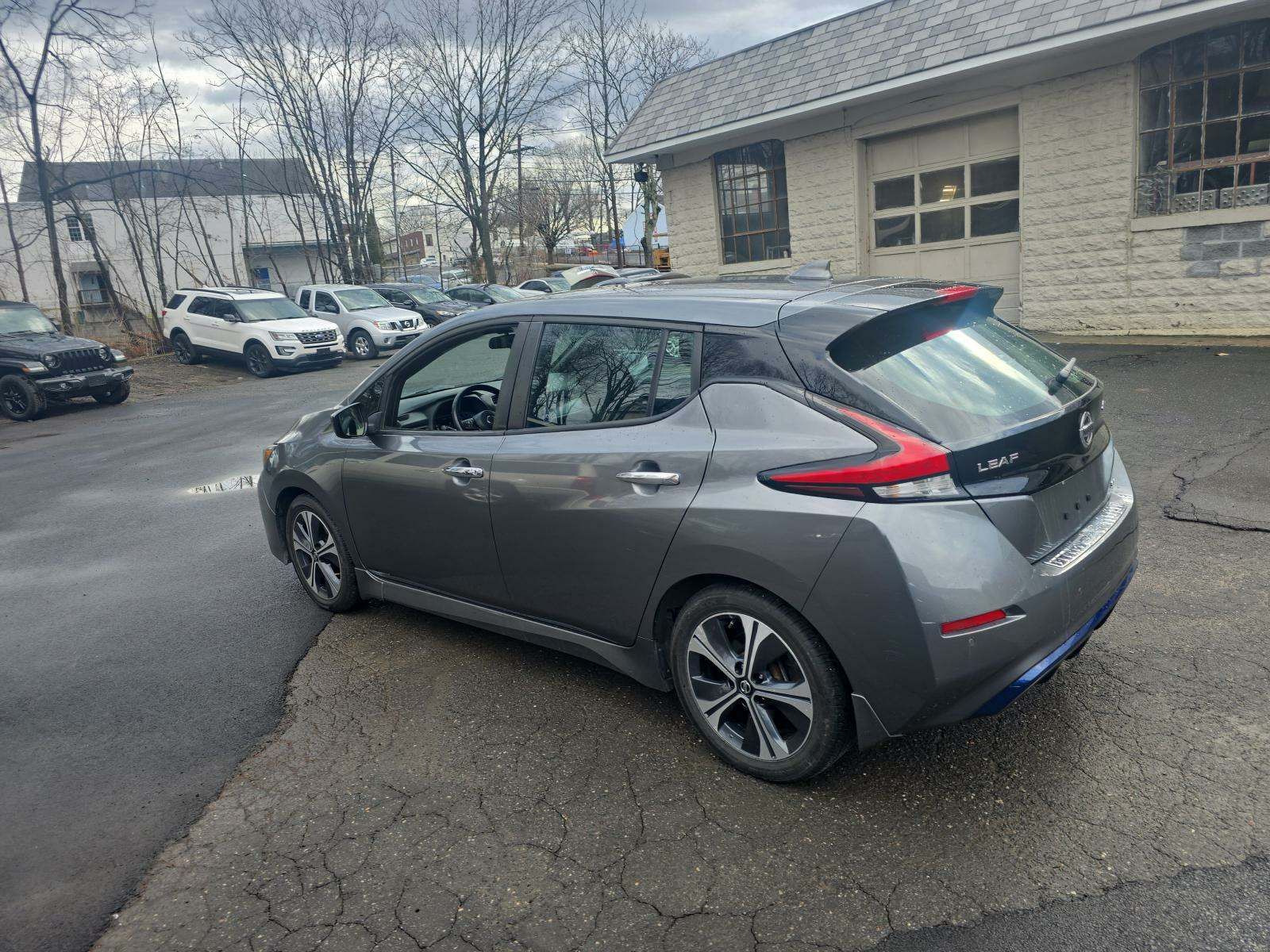 2020 Nissan LEAF SV FWD