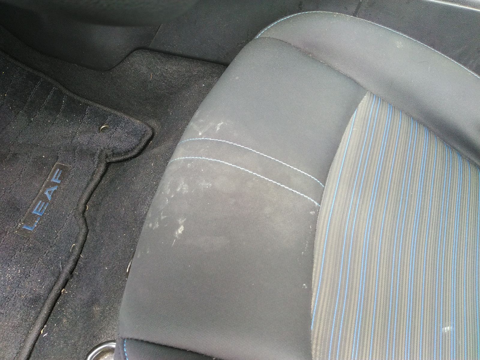 2022 Nissan LEAF S FWD