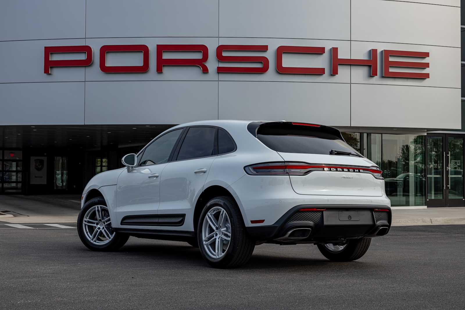 2025 Porsche Macan