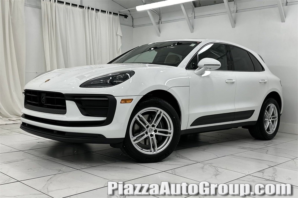 2024 Porsche Macan Base