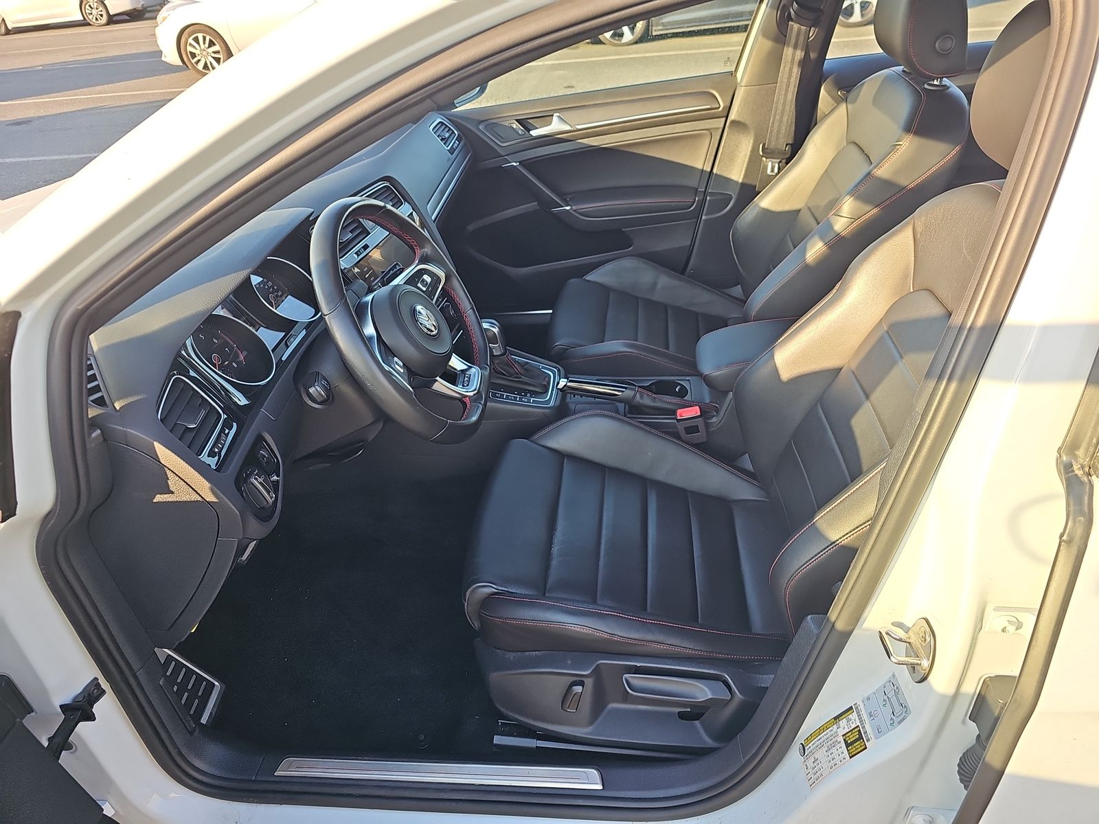 2020 Volkswagen Golf GTI 2.0T SE FWD