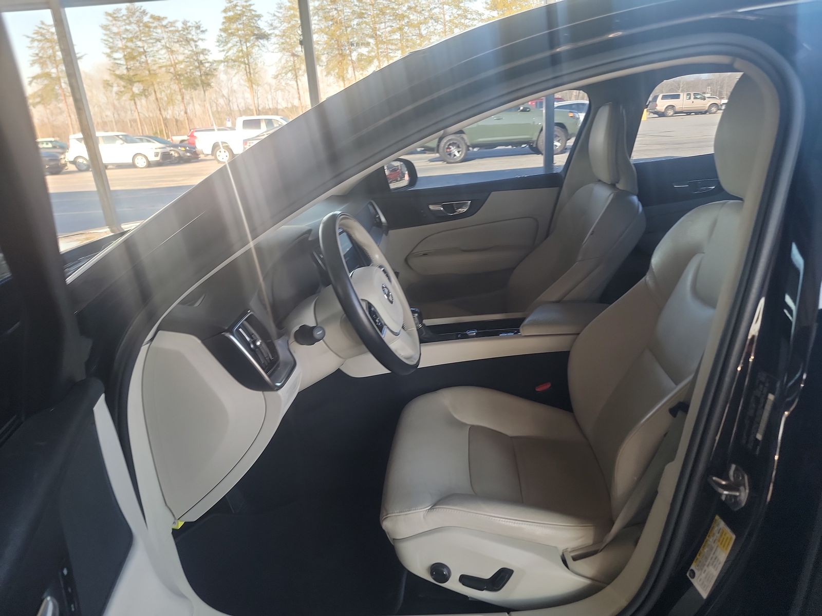 2020 Volvo S60 T5 Momentum FWD