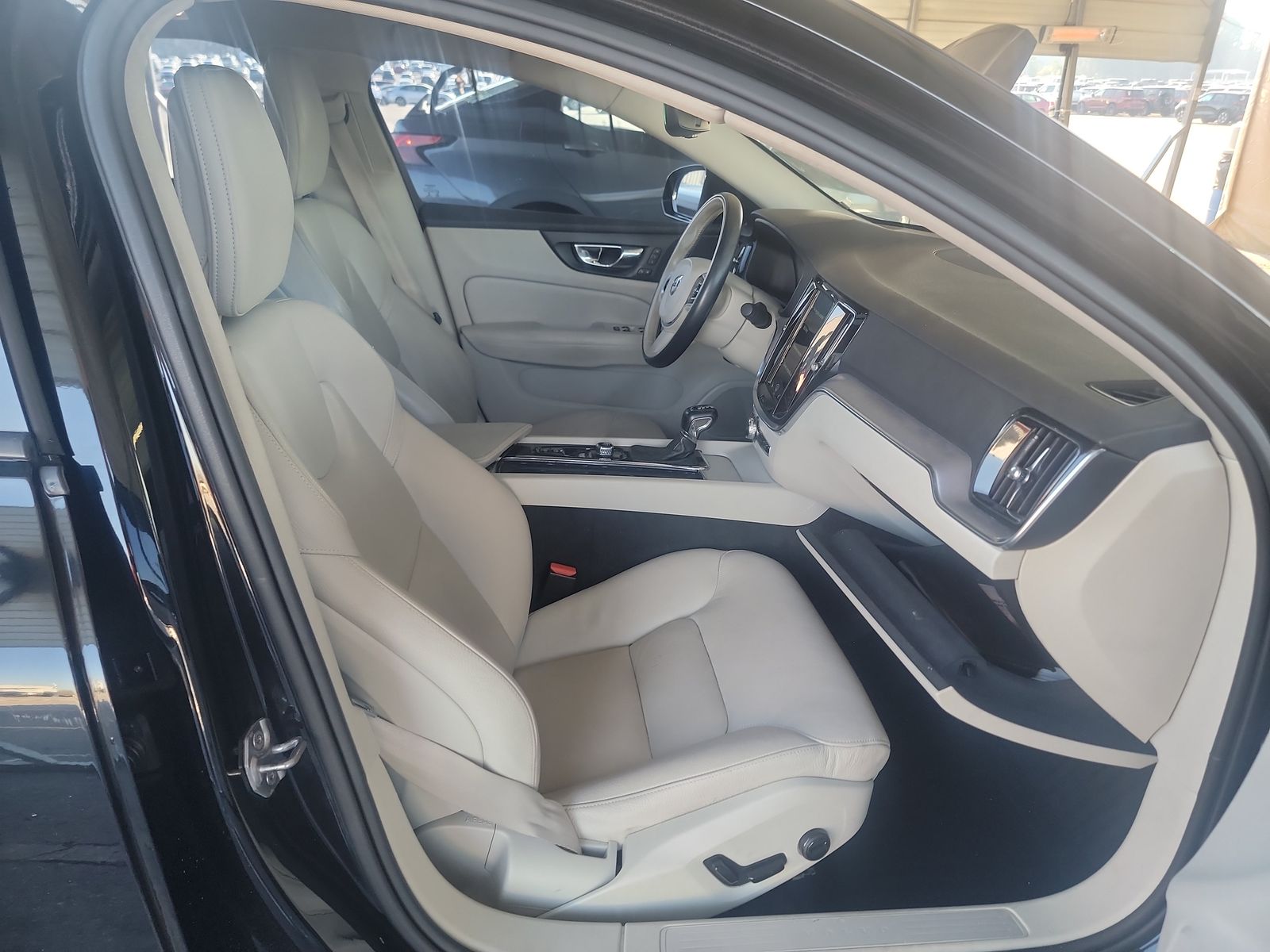 2020 Volvo S60 T5 Momentum FWD