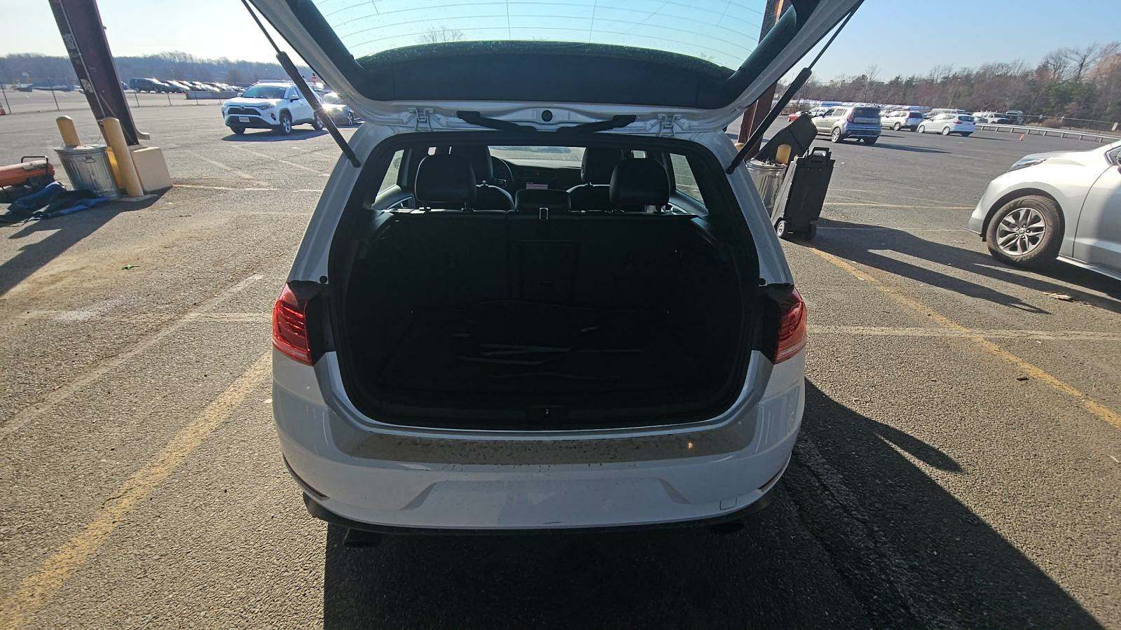 2020 Volkswagen Golf GTI 2.0T SE FWD