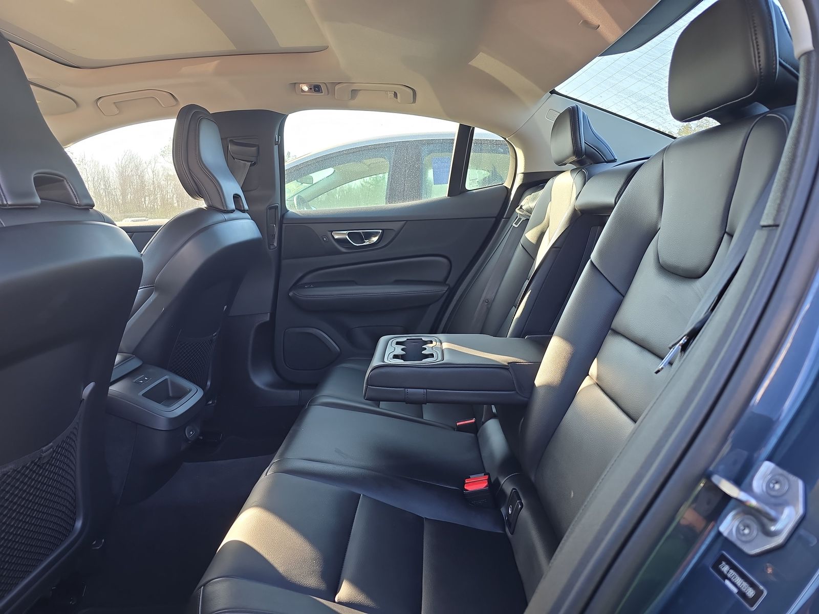 2022 Volvo S60 B5 Momentum AWD