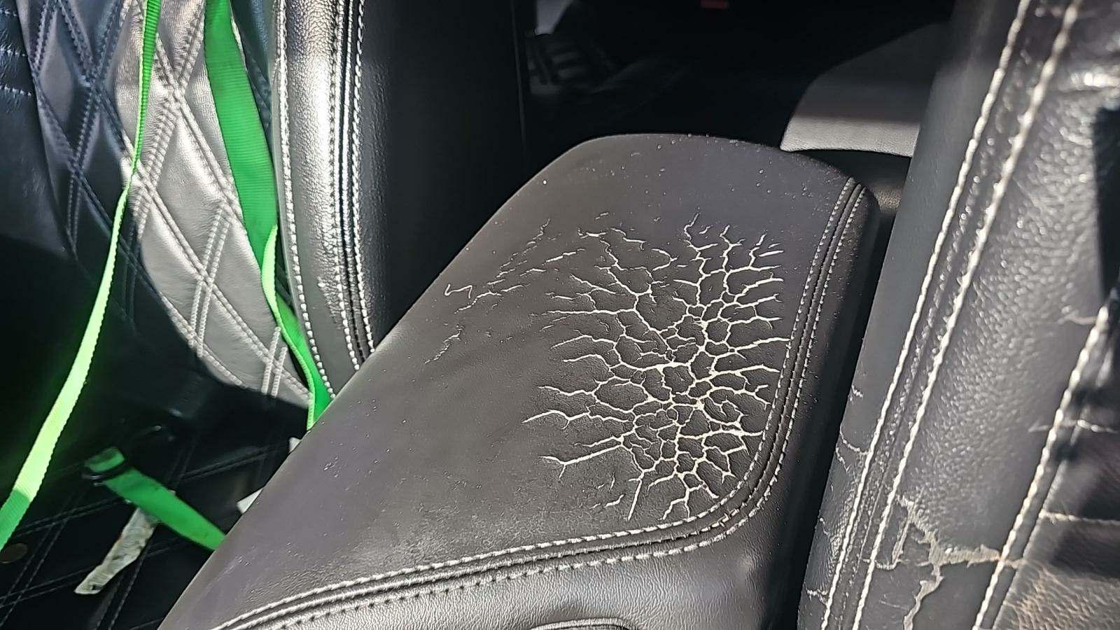 2019 Dodge Challenger SXT RWD