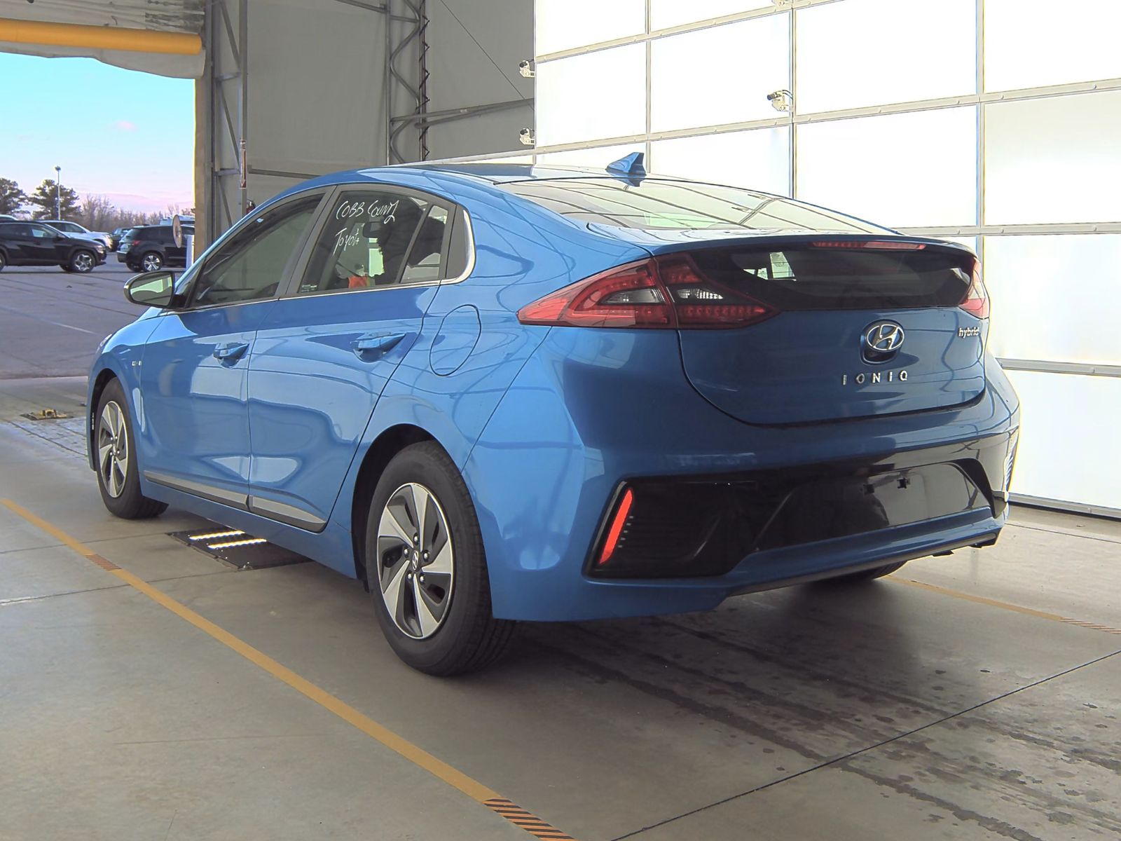 2017 Hyundai Ioniq Hybrid SEL FWD