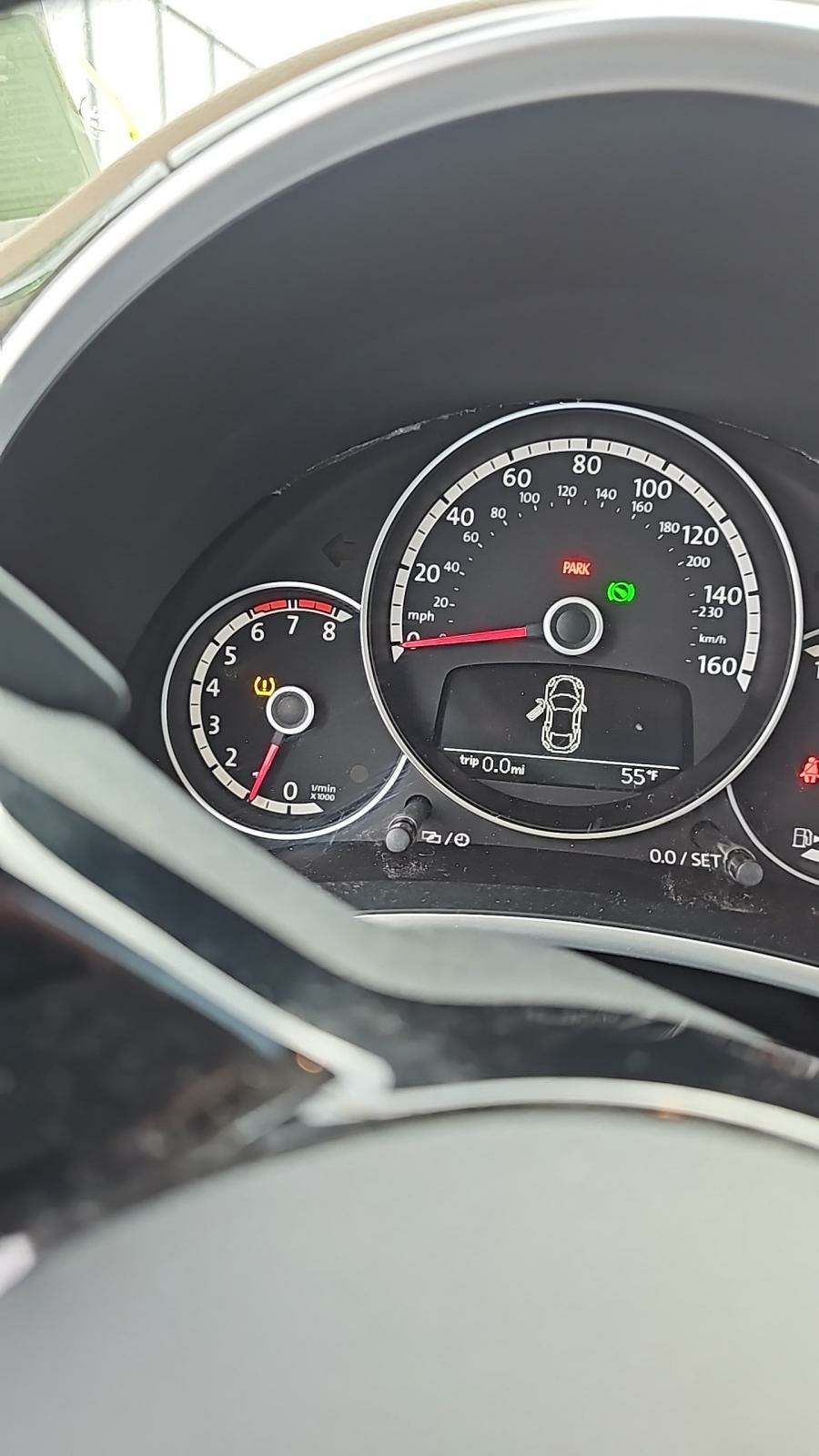 2013 Volkswagen Beetle 2.0T Turbo FWD