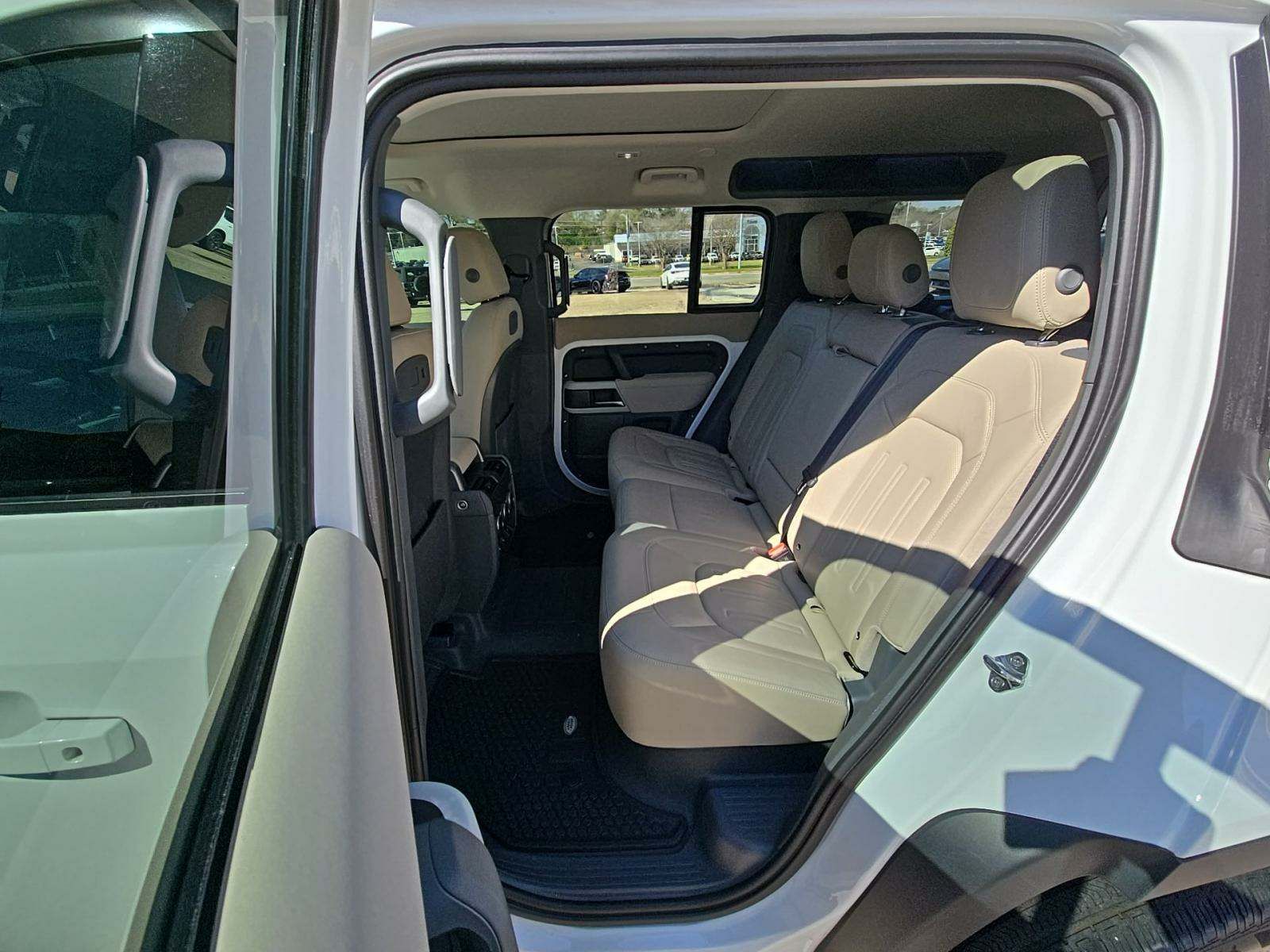 2021 Land Rover Defender 110 SE AWD