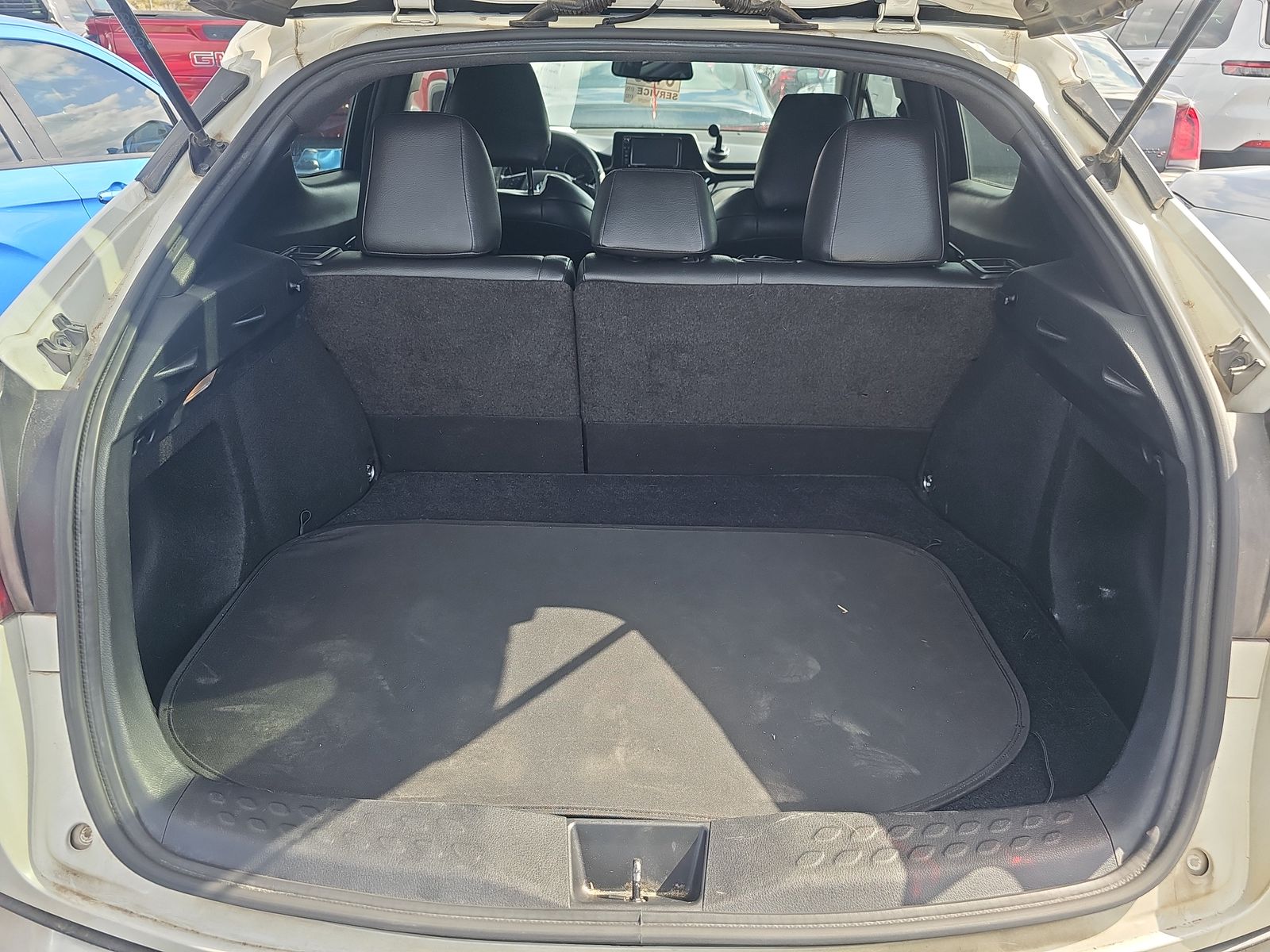 2018 Toyota C-HR XLE Premium FWD