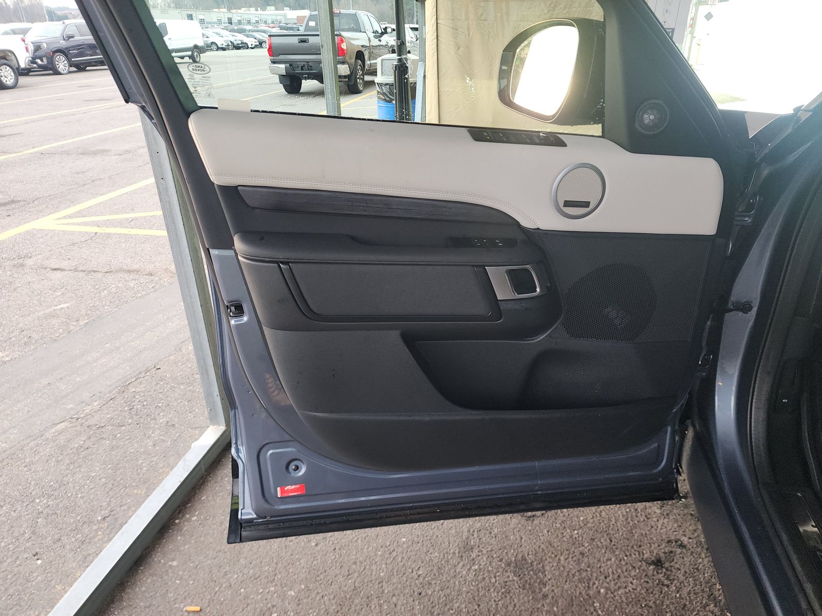 2022 Land Rover Discovery S R-Dynamic AWD