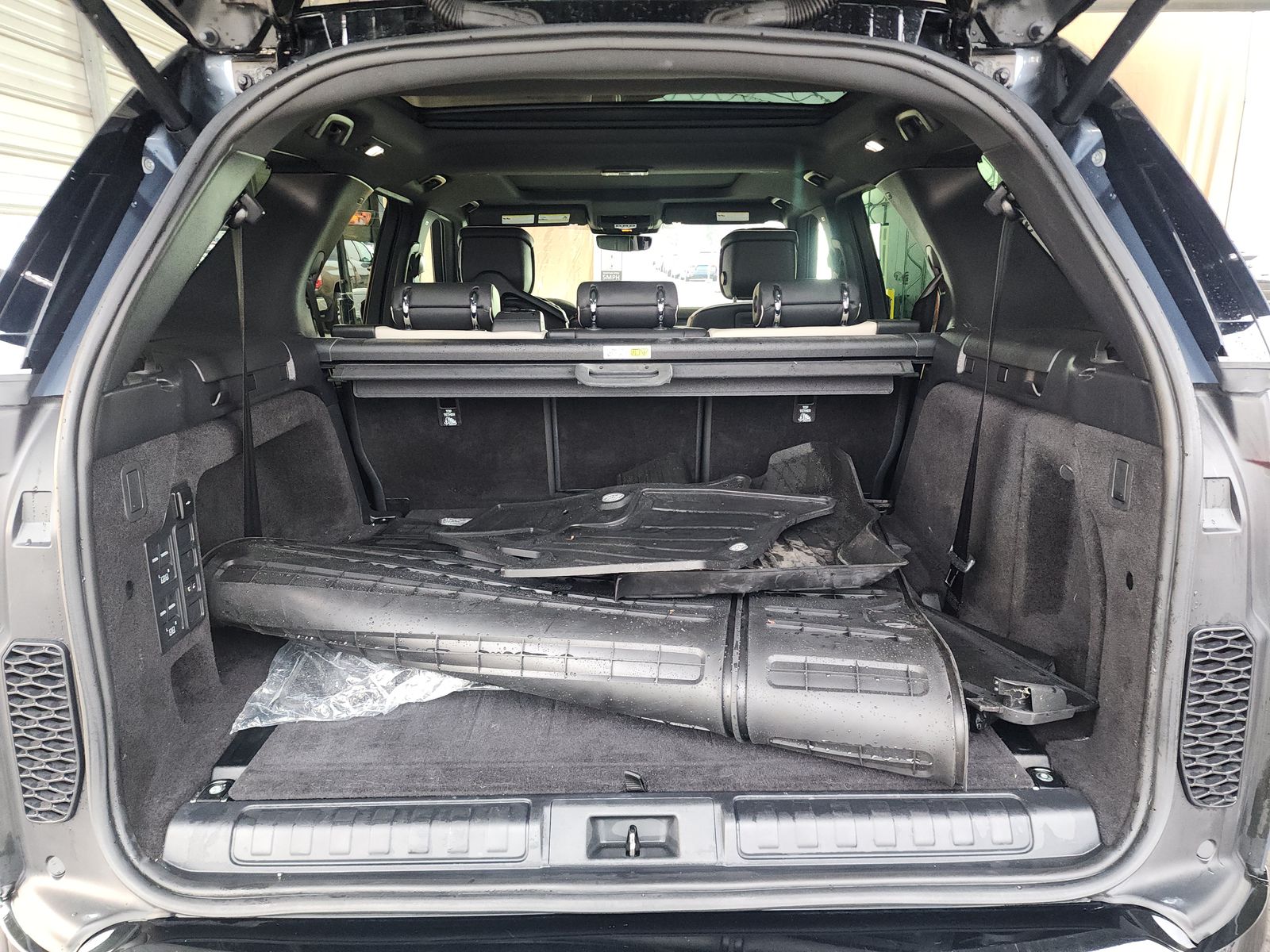 2022 Land Rover Discovery S R-Dynamic AWD