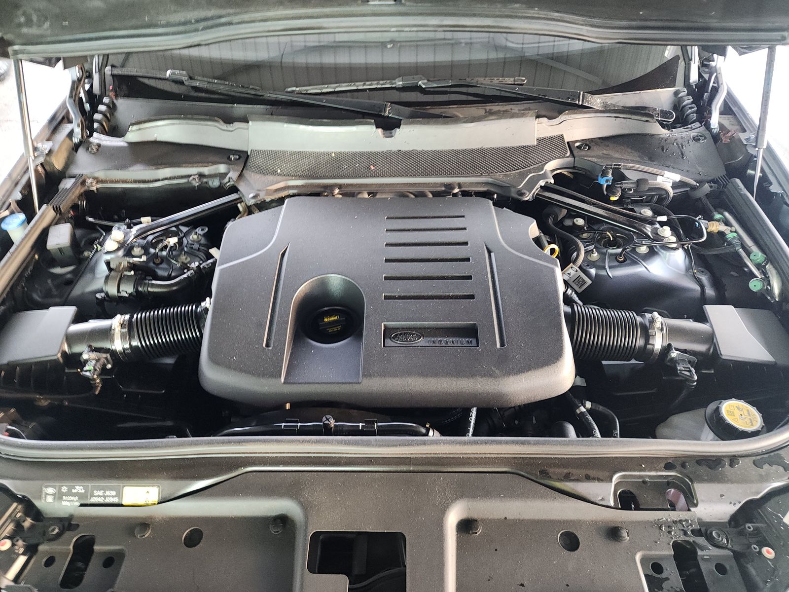 2022 Land Rover Discovery S R-Dynamic AWD