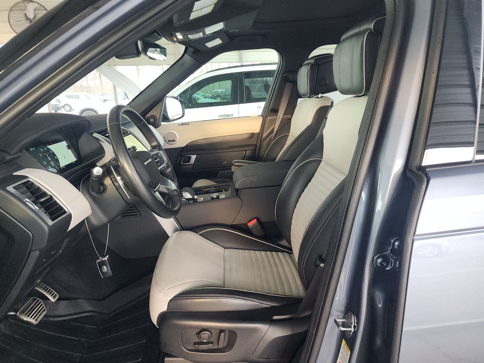 2022 Land Rover Discovery S R-Dynamic AWD