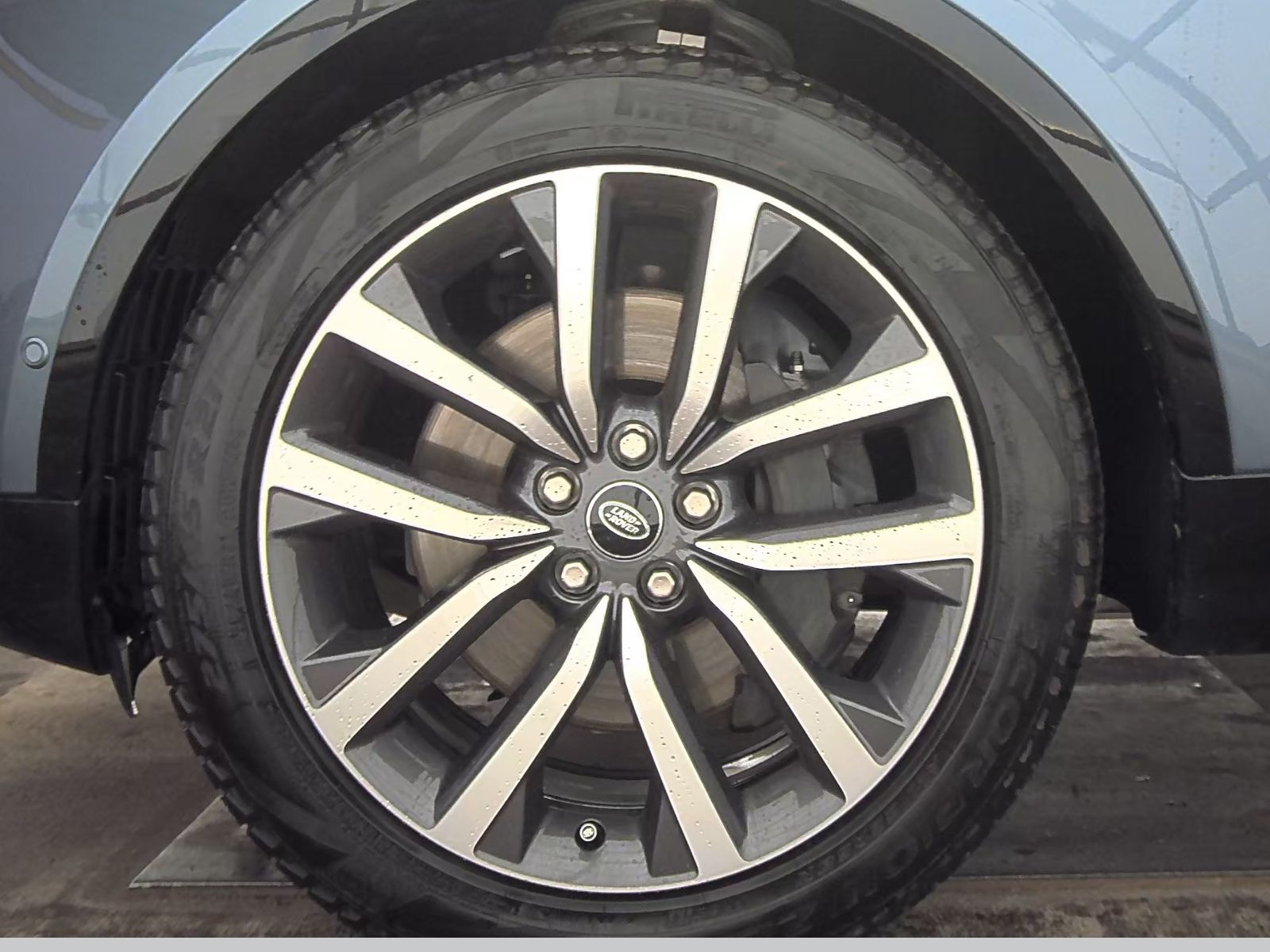 2022 Land Rover Discovery S R-Dynamic AWD