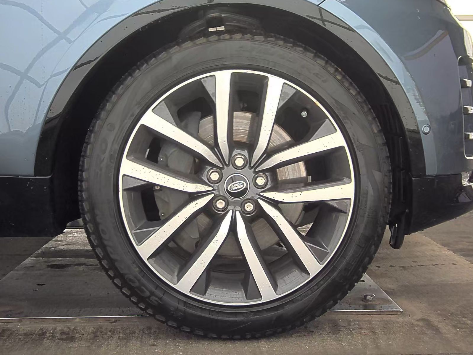 2022 Land Rover Discovery S R-Dynamic AWD