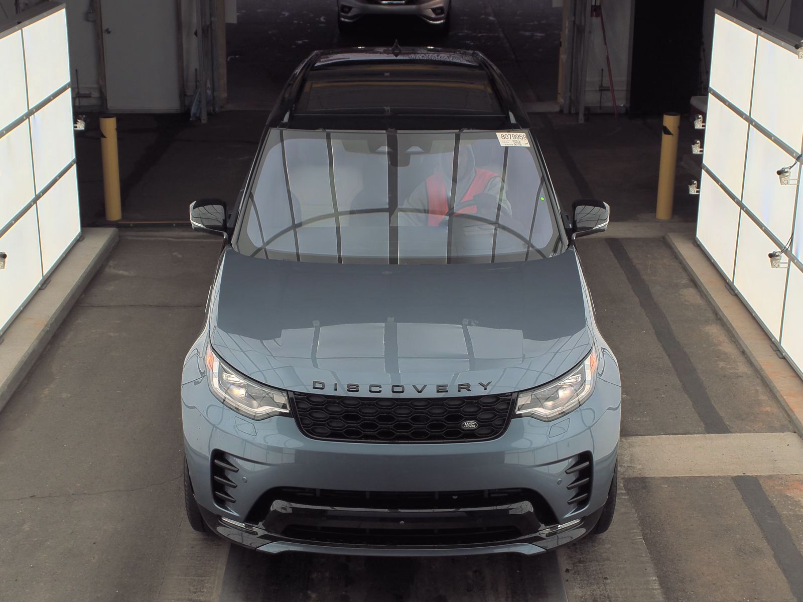 2022 Land Rover Discovery S R-Dynamic AWD