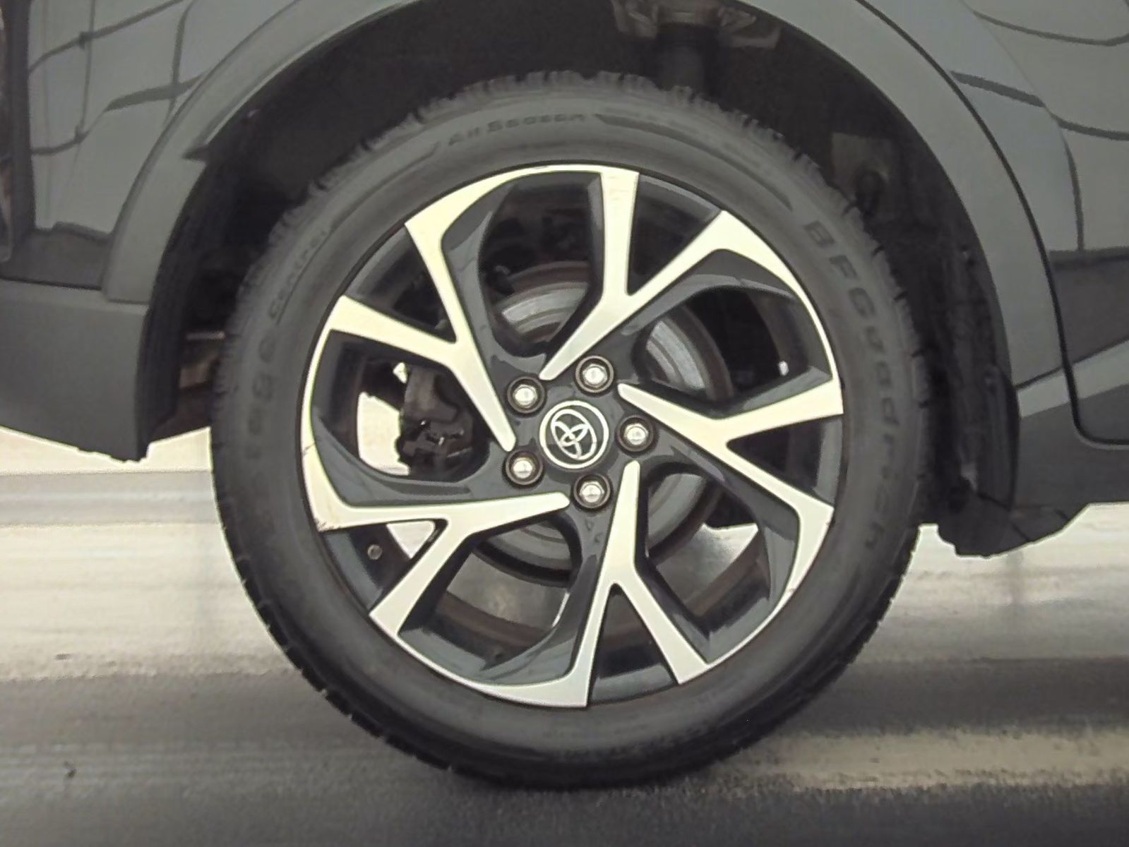 2018 Toyota C-HR XLE FWD
