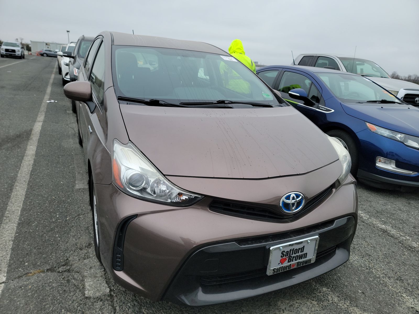 2017 Toyota Prius v Four FWD
