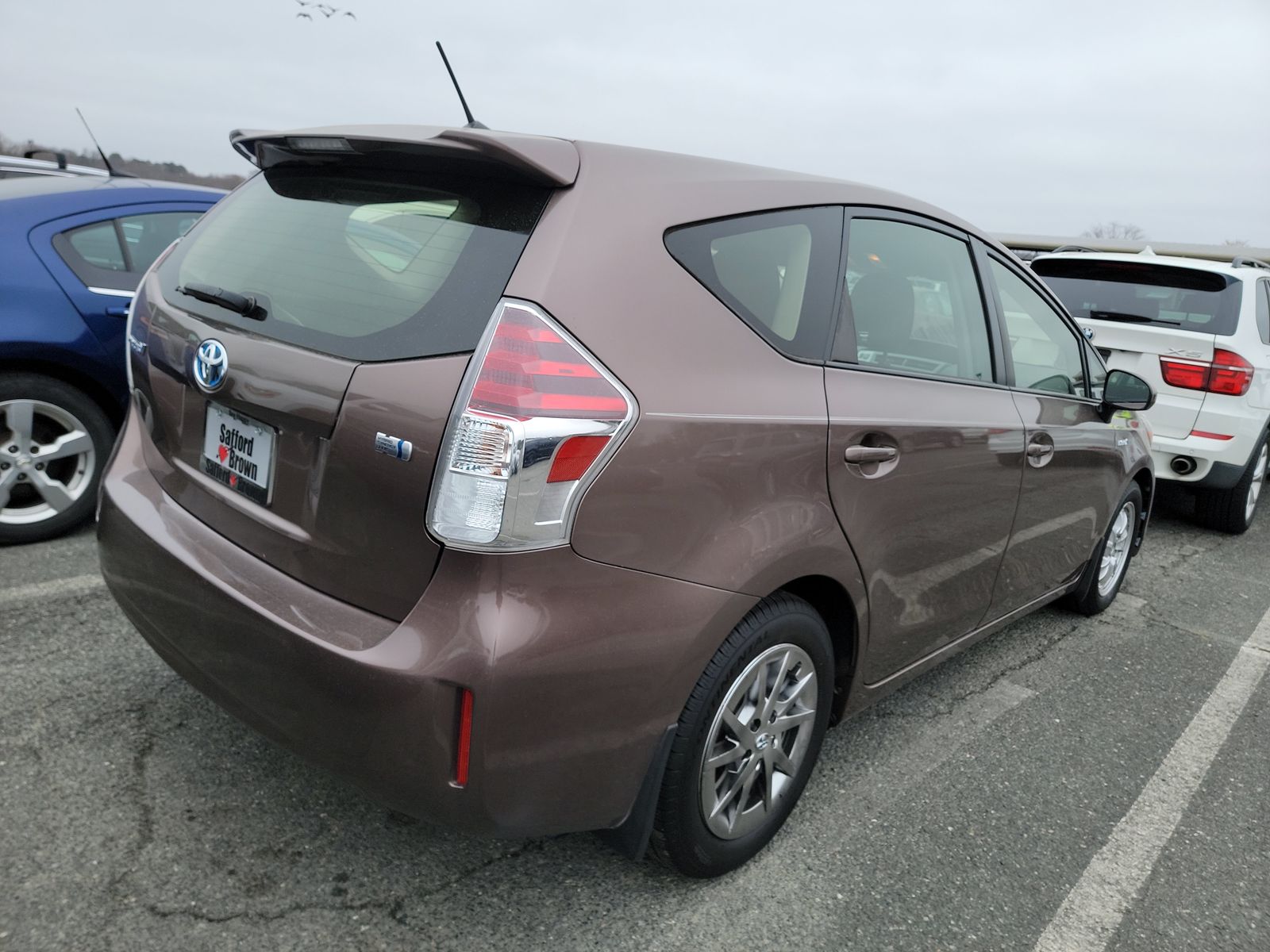 2017 Toyota Prius v Four FWD