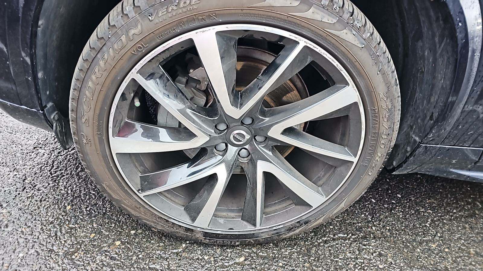 2019 Volvo XC90 T6 Momentum AWD