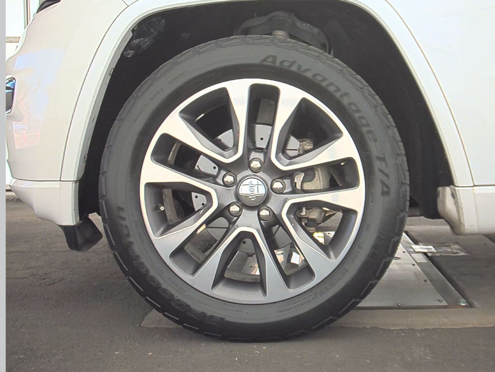 2017 Jeep Grand Cherokee Overland RWD