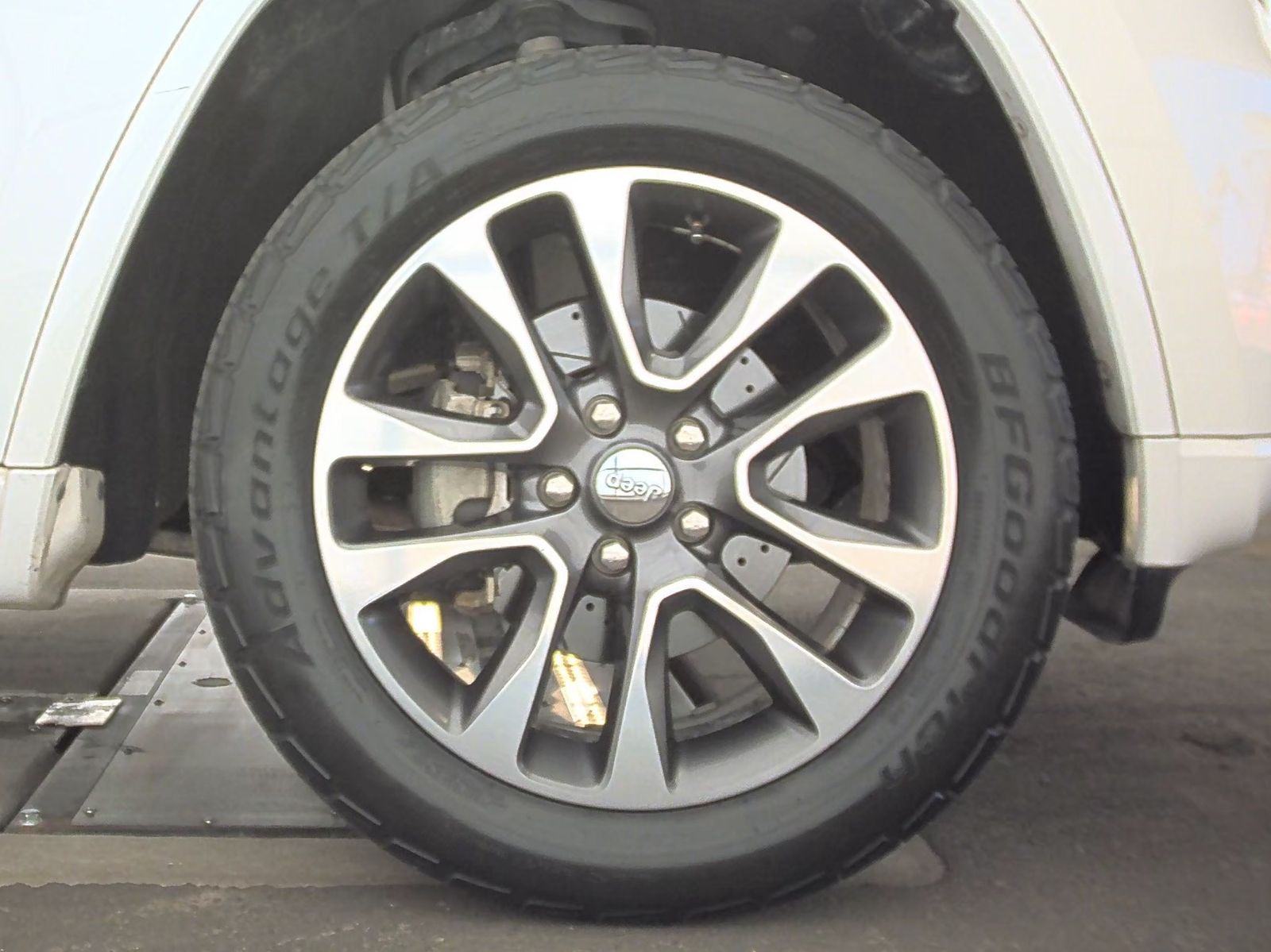 2017 Jeep Grand Cherokee Overland RWD
