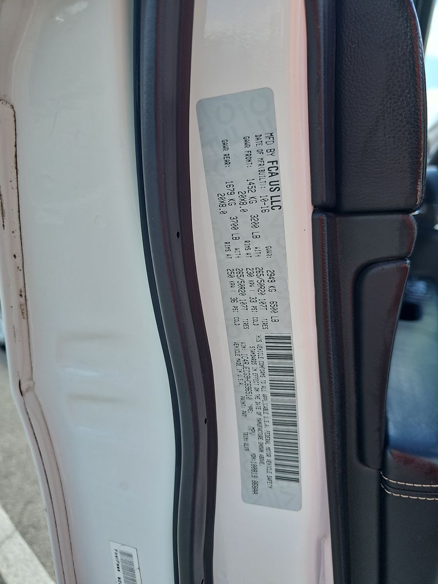 2017 Jeep Grand Cherokee Overland RWD