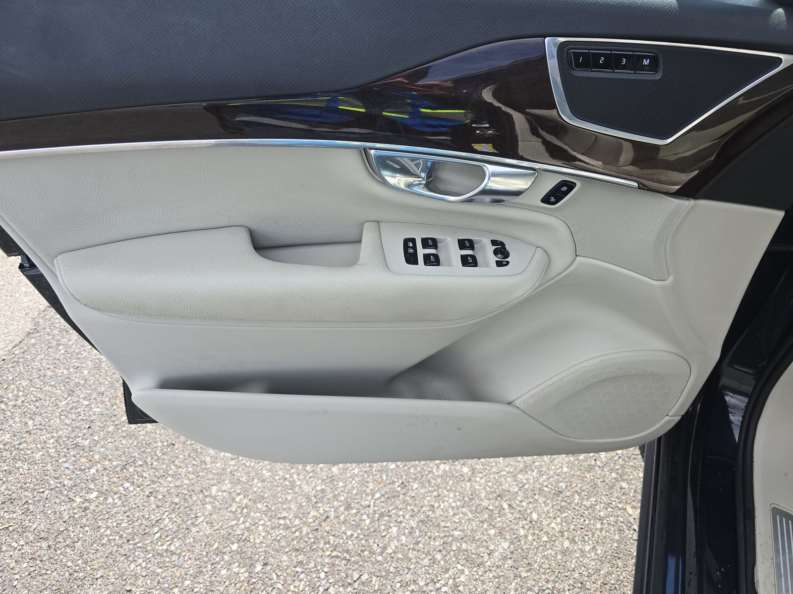 2019 Volvo XC90 T6 Momentum AWD