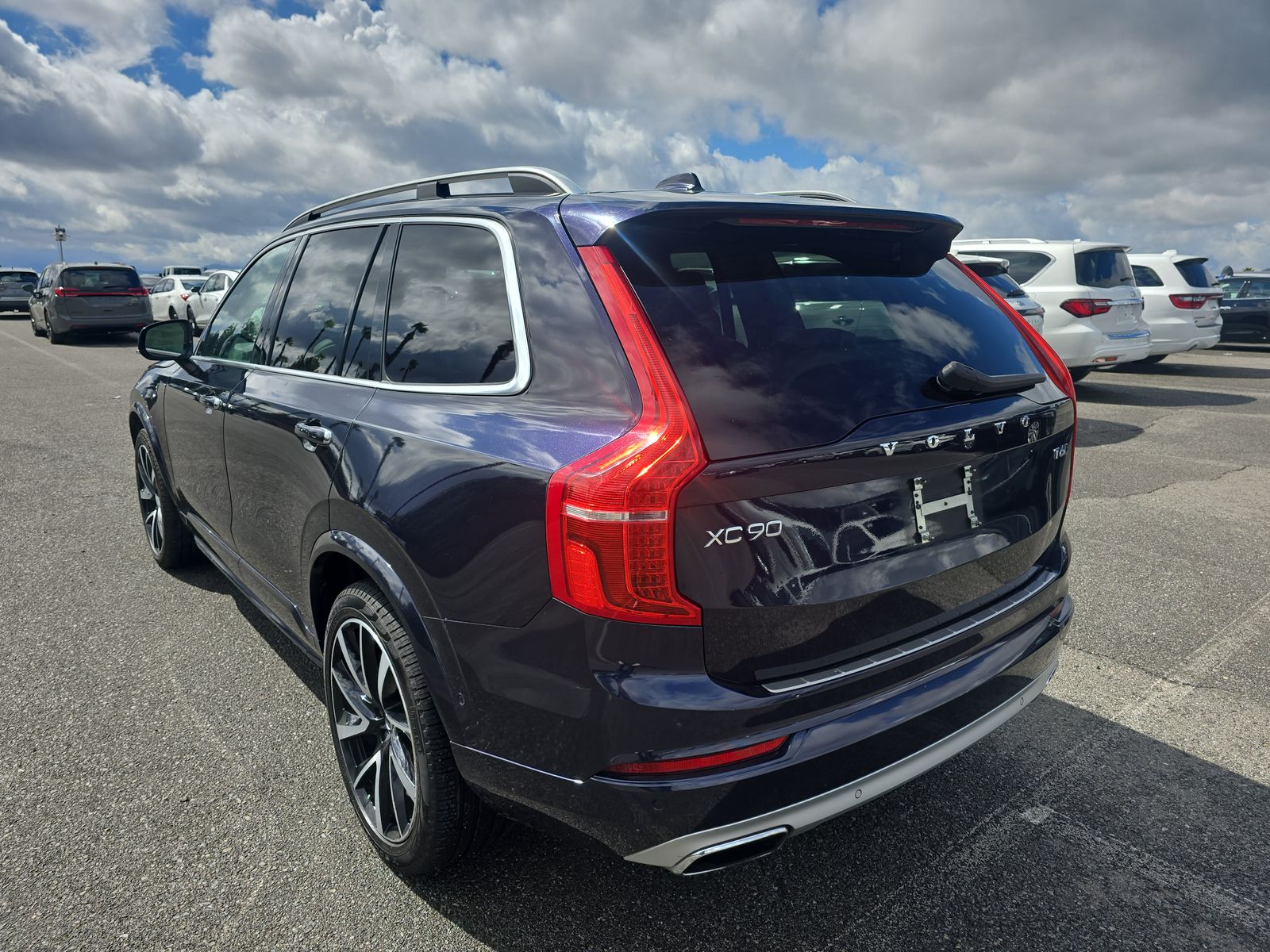 2019 Volvo XC90 T6 Momentum AWD
