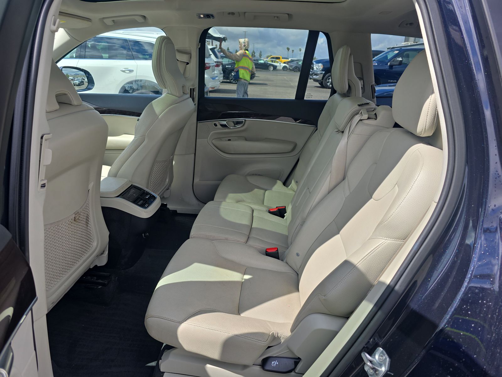 2019 Volvo XC90 T6 Momentum AWD