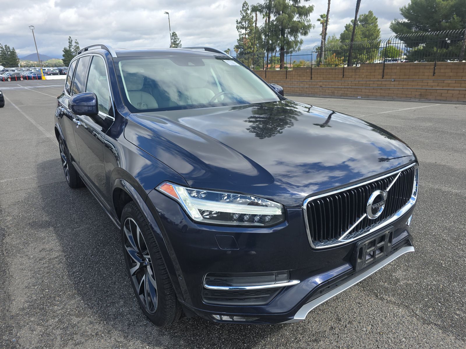 2019 Volvo XC90 T6 Momentum AWD