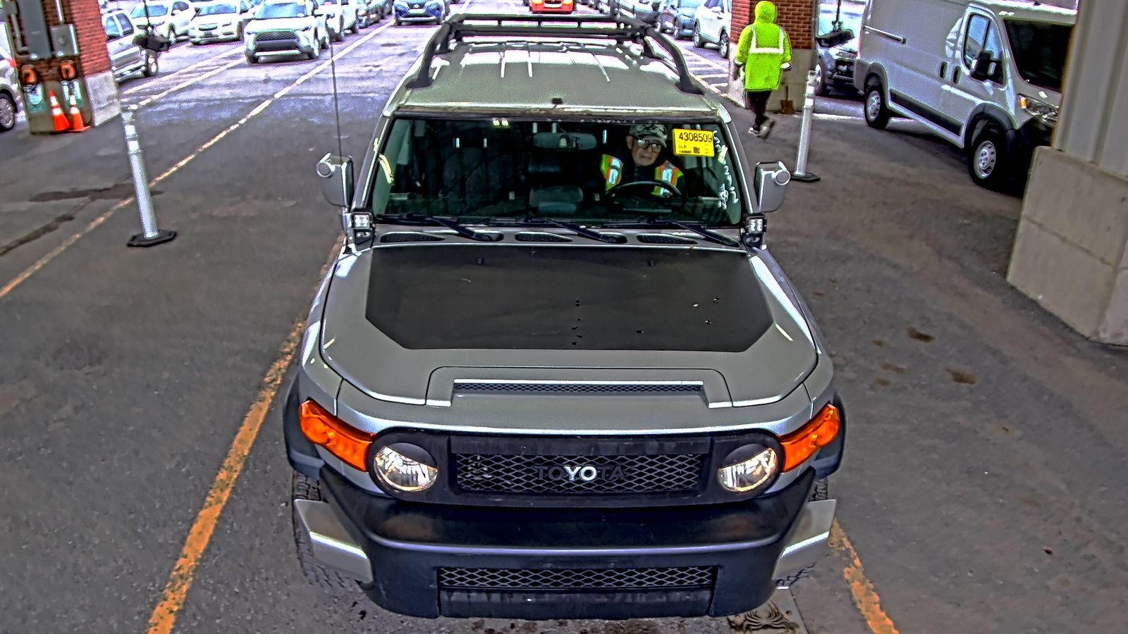 Toyota FJ Cruiser w/Rear Doors снимка Toyota FJ Cruiser w/Rear Doors
